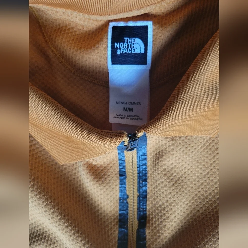 The North Face Men's Size‎ M 1/4 Zip Up Polo, Golden Yellow, Vapor Wick